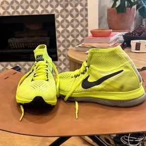 Nike Zoom All Out used Yellow Women’s size 8 shoes. Lightly used.